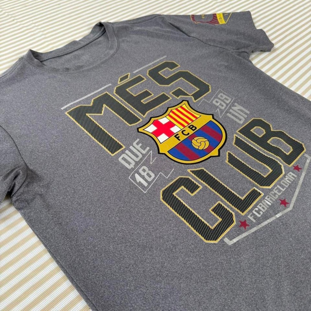 FC Barcelona Mes Que Un Club Graphic Tee Tshirt Gray Size Medium Soccer Football